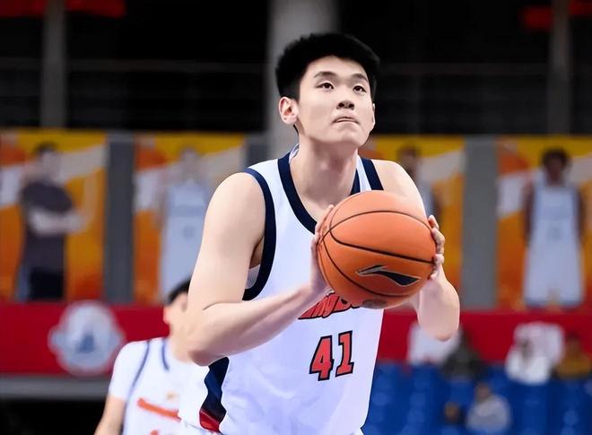 维尼染红皇马体能堪忧 老牌劲旅难逃18年厄运