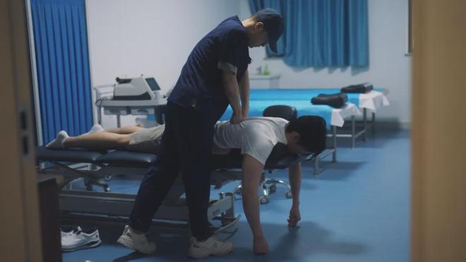 拉塞尔夺加泰排位赛杆位