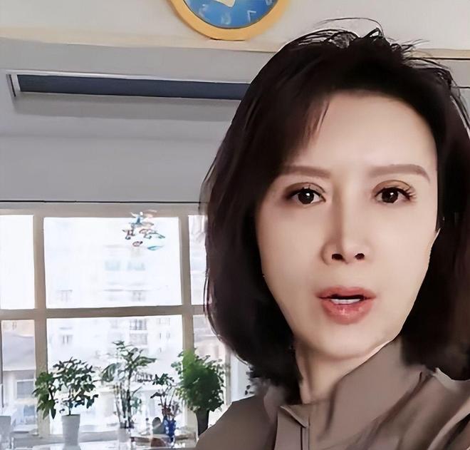 荷兰足协：向加克波及其家人表示慰问；他决定继续留在荷兰队