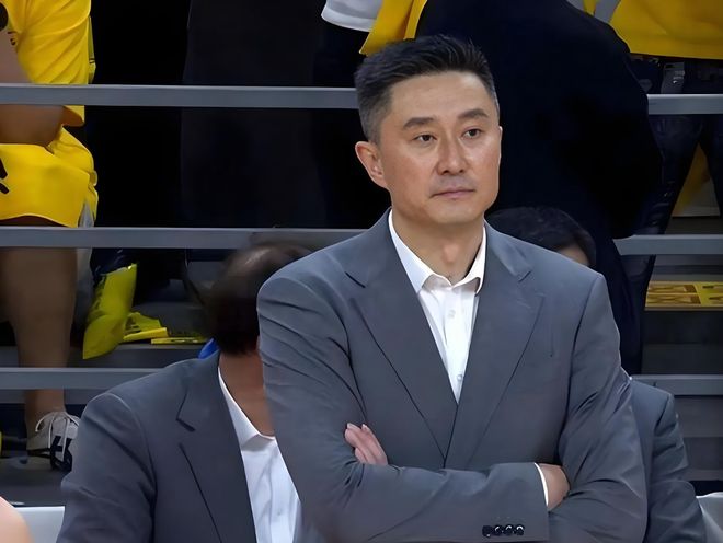 这么燃的超巨有两个,贝林厄姆热区图覆盖全场,站位靠近凯恩