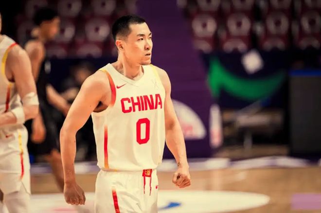 击败辛纳、萨巴伦卡！阿尔卡拉斯伤病缺席仍斩获大奖！