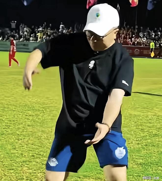 活塞步行者争夺特雷·墨菲三世