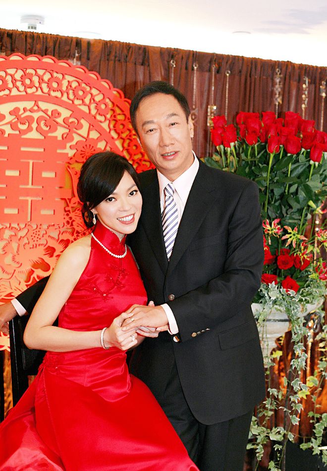 争议！英格兰后卫禁赛2场立即执行 美国前锋缓刑 网友：FIFA双标