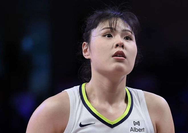 伊埃拉采访称比赛会很艰难,郑钦文直言专注自己、坚持打法是挑战