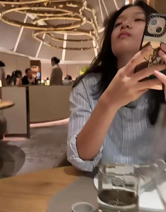 莫拉致歉+解约大让步，邓卓翔临危再受命