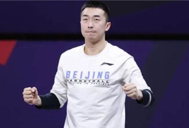 每体：福特优先留巴萨，季前备战拼位置不考虑转会
