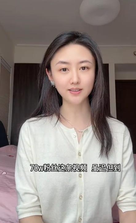 演都不演了?女排卫冕冠军不到12小时,恶心的事发生,还不止一件