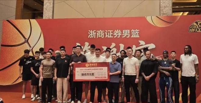 台湾小伙一句话捅破真相：统一不是选择题，是小学数学题