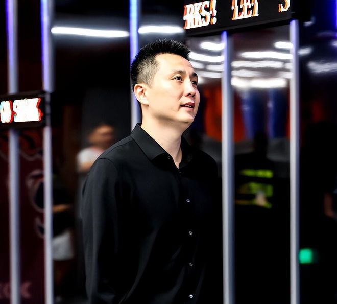 惊魂一刻！特斯拉FSD未识别拦路铁丝：差点从6楼直接开下去