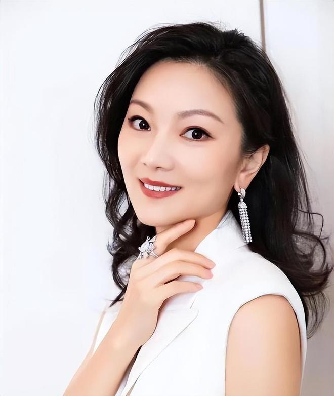 付政浩：杜锋续约仍未有进展，公务繁忙，改当总教练合适