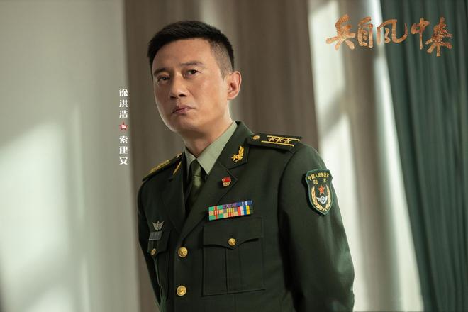 湖人欲抢2米08内线新秀!但脆皮属性引担忧,又要詹姆斯打中锋?