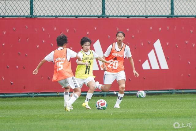 津媒：14岁天津小将刘梓烁进入曼城青训人才库