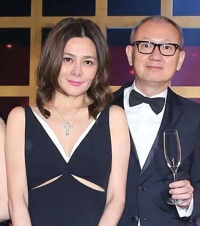 彻底撕破脸!欧盟高官当众质问特朗普:你就那么怕普京吗?