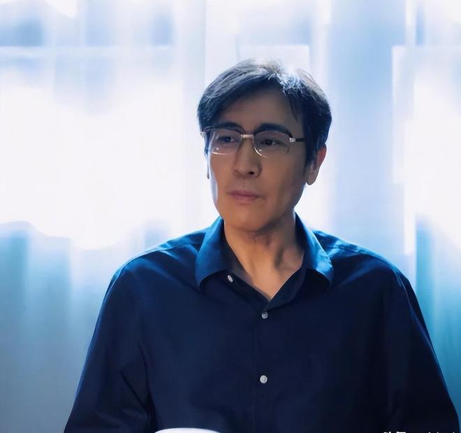 他是跟谢鹏飞齐名的本人锋霸!被冈田武史和里皮看好,如今却退役