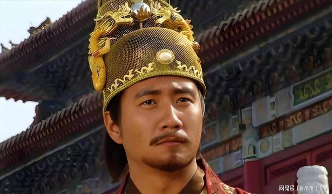 男篮热身赛:杨瀚森首秀慢热,表现不如徐昕,球员之间默契不足