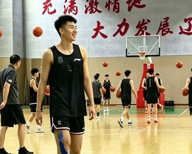 曝广东男篮酝酿重磅交易！三换一追求国手锋线，上赛季曾单场狂砍33+5+4